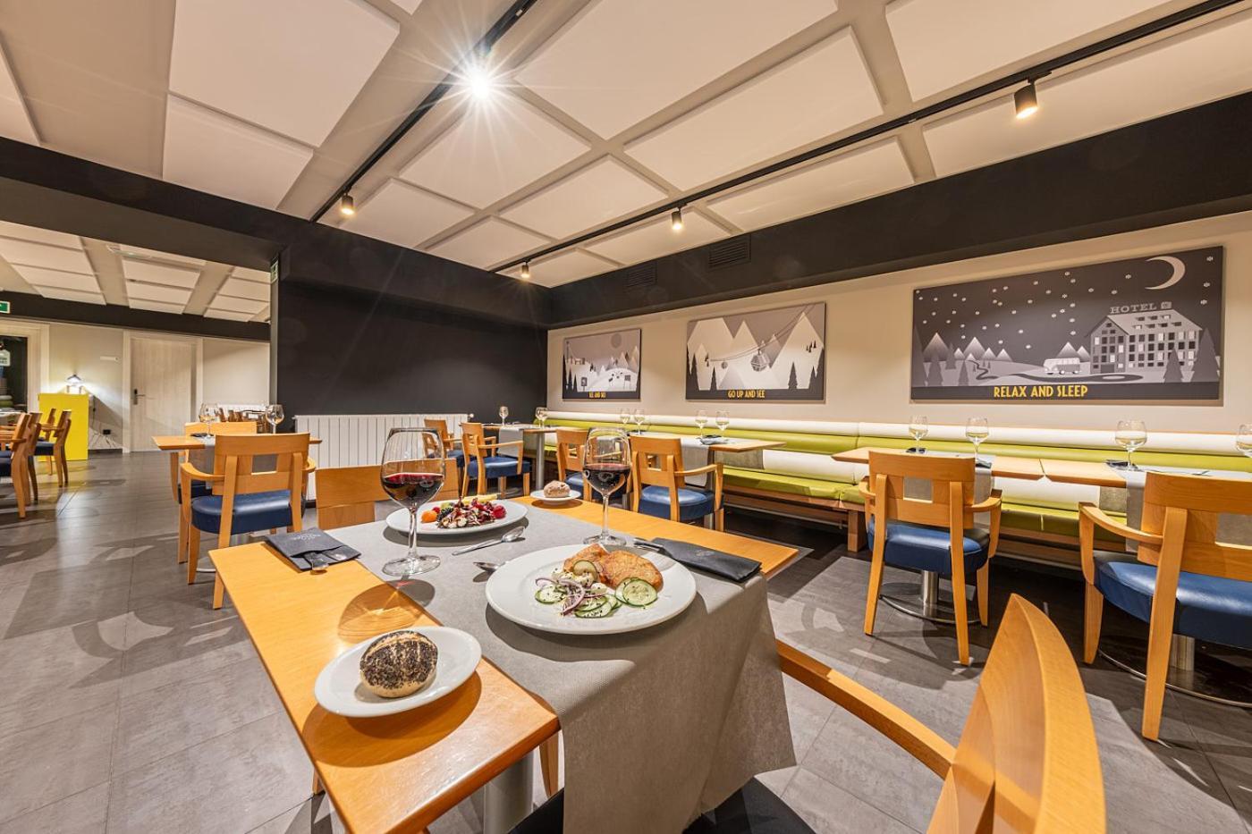 Hotel Cristina Пас де ла Каса Екстериор снимка